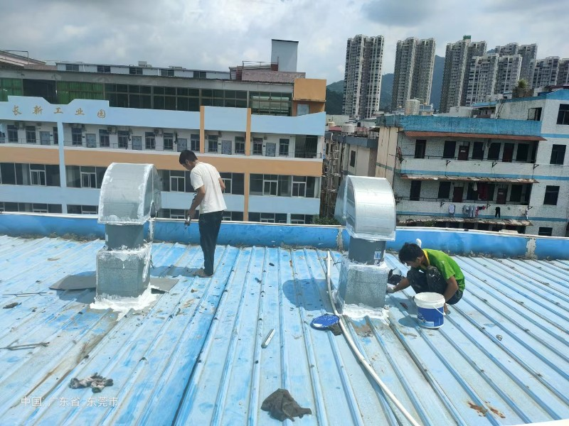 黄梅钢结构屋面涂料维修方法